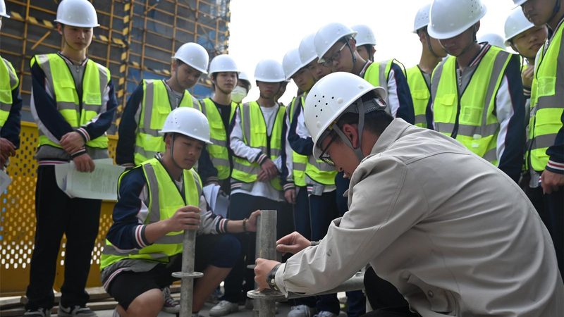 建筑劳务资质新办与转让：关键区别解析